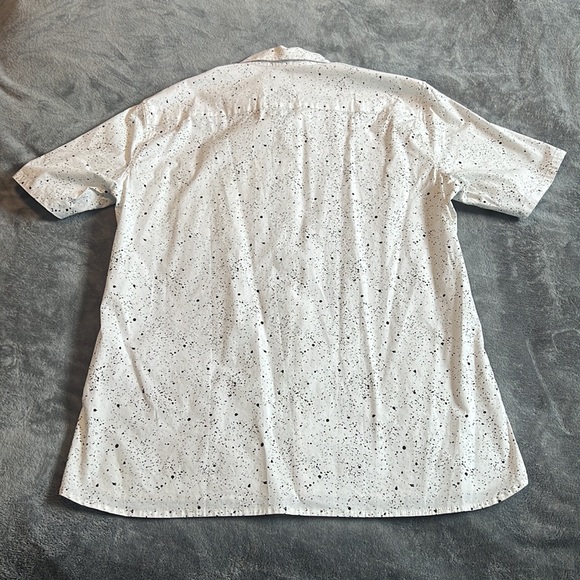 Hurley Men's Short Sleeve Button Down, White/ Black, Size XL - Picture 2 of 2